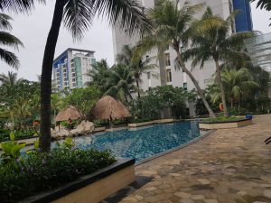 Taman bermain dan kolam renang